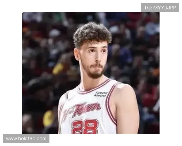 申京两入全明星火箭史第三年轻