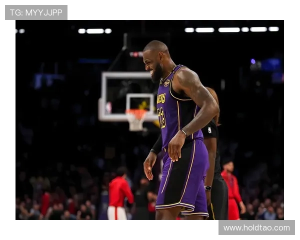 詹姆斯41岁90天再创NBA最年长三双纪录 詹姆斯41岁90天再创NBA最年长三双纪录